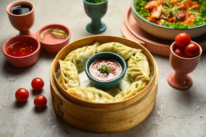 Veg Steam Momos [6 Pieces]