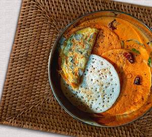 3 small plain dosa with boneless chicken curry