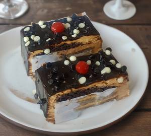 Chocolate pastry 2 piece