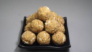 Gond Ladoo