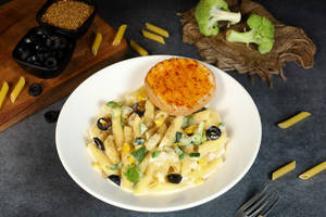 Creamy White Sauce Veg Pasta