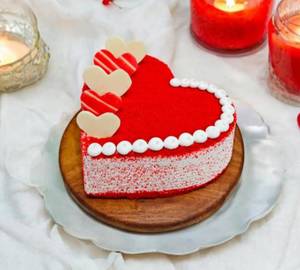 Red Velvet Heart Shaped Cake [500 g]