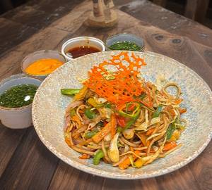 Street Style Chowmein Chicken