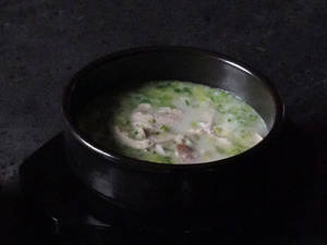 Dak Gomtang (chicken)