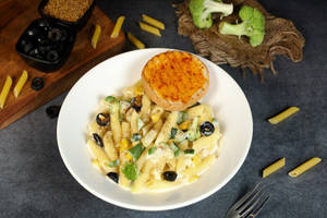 Creamy White Sauce Veg Pasta