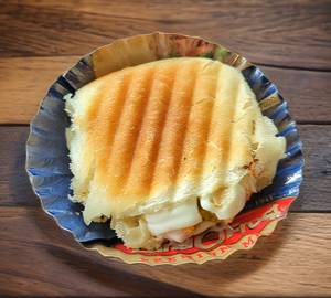 Peri peri cheese vadapav