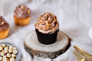 Hazelnut Crunch Cup Cake Set Of 2