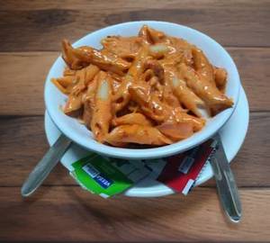 Veg Creamy Red Spicy Pasta