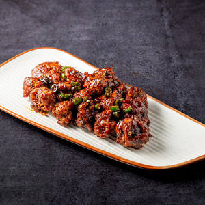 Kolkata Style Chilli Chicken (boneless) (dry) (12 Pcs)