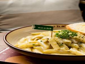 Alfredo Sauce Penne Pasta