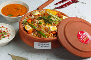 Hyderabadi Veg Biryani  750ml