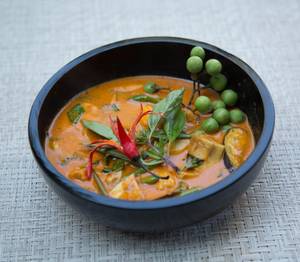 Chicken Red Curry with Bamboo Shoot
