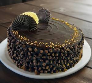 Overloaded chocochips cake