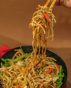 Burnt Garlic Noodles [Serves 2]