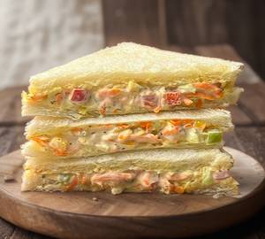Coleslaw sandwich
