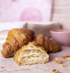 French Butter Croissant [1 Piece]