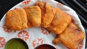 Paneer Pakoda half 8 (Pis)
