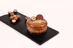 Chocolate Hazelnut Baked Cheesecake