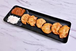 Cheese Corn Fried Momos (6 Pieces)