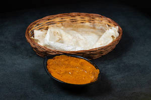 Hyderabadi Chicken Masala With 2 Rumali Roti