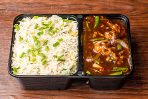 Veg Fried Rice & Chilli Chicken [2P]