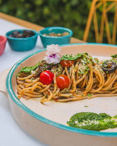Spaghetti Aglio Olio [Serves 2]