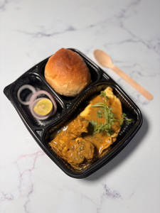 Ross Omelette + 2 Pao