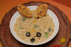 Alfredo Sauce Pasta
