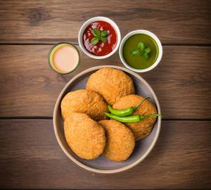 Aloo Paneer Kachori [1 Piece]