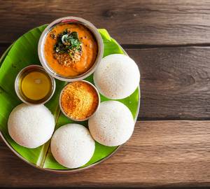 Butter karam podi idli [4 pieces]