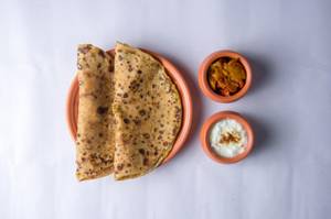 2 aloo paratha with dahi                                      