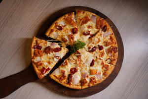 Creamy Spiced Chicken Pizza