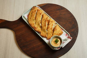 Tandoori Chicken Stuffed Garlic Bread