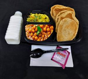 Chole Poori Combo