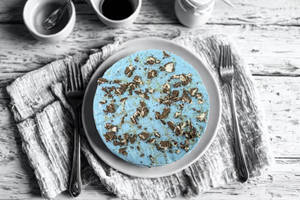 Creamy Crunchy Cookie Waffle Cake