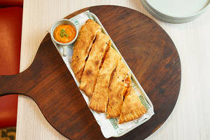 Tandoori Paneer Stuffed Garlic Bread