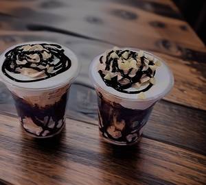 Black Forest And Chocolate Cupcake [2 Pieces]