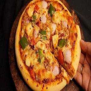 Achaari Paneer Tikka Pizza