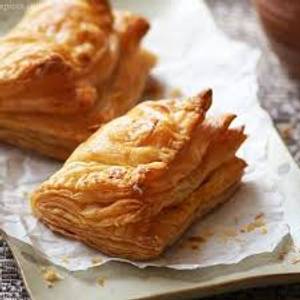 Paneer Puff (2 Pcs)