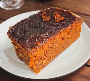 Carrot cake [pieces]