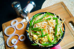 Hakka Noodle Chicken