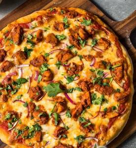 Paneer tandoori cheese pizza