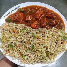 Veg chowmin  chilli 2 pieces