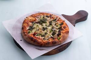 Broccoli Sundried Tomato Onion Pecan Nuts Pesto Parmesan Pizza [8 Inch]