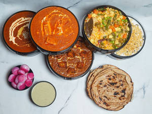 10-12 Person Festival Party Pack [Main Course & Breads]