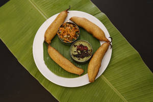 Mirchi Bajji [4 Pieces]