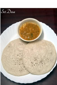 Set Dosa With Vadacurry