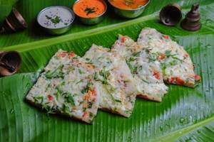 Cheese Tomato Paneer Uttapam