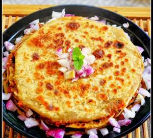 2 pcs Onion paratha with curd