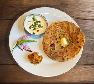 2 Pcs Aloo Paratha With Curd